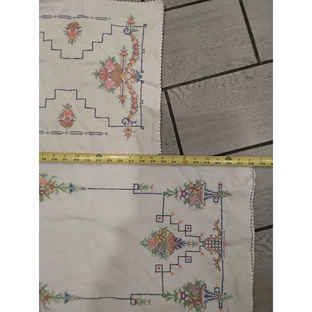 Vintage Hand Embroidered Floral Basket Table Runner Set Cross Stitch‎ White 2pc